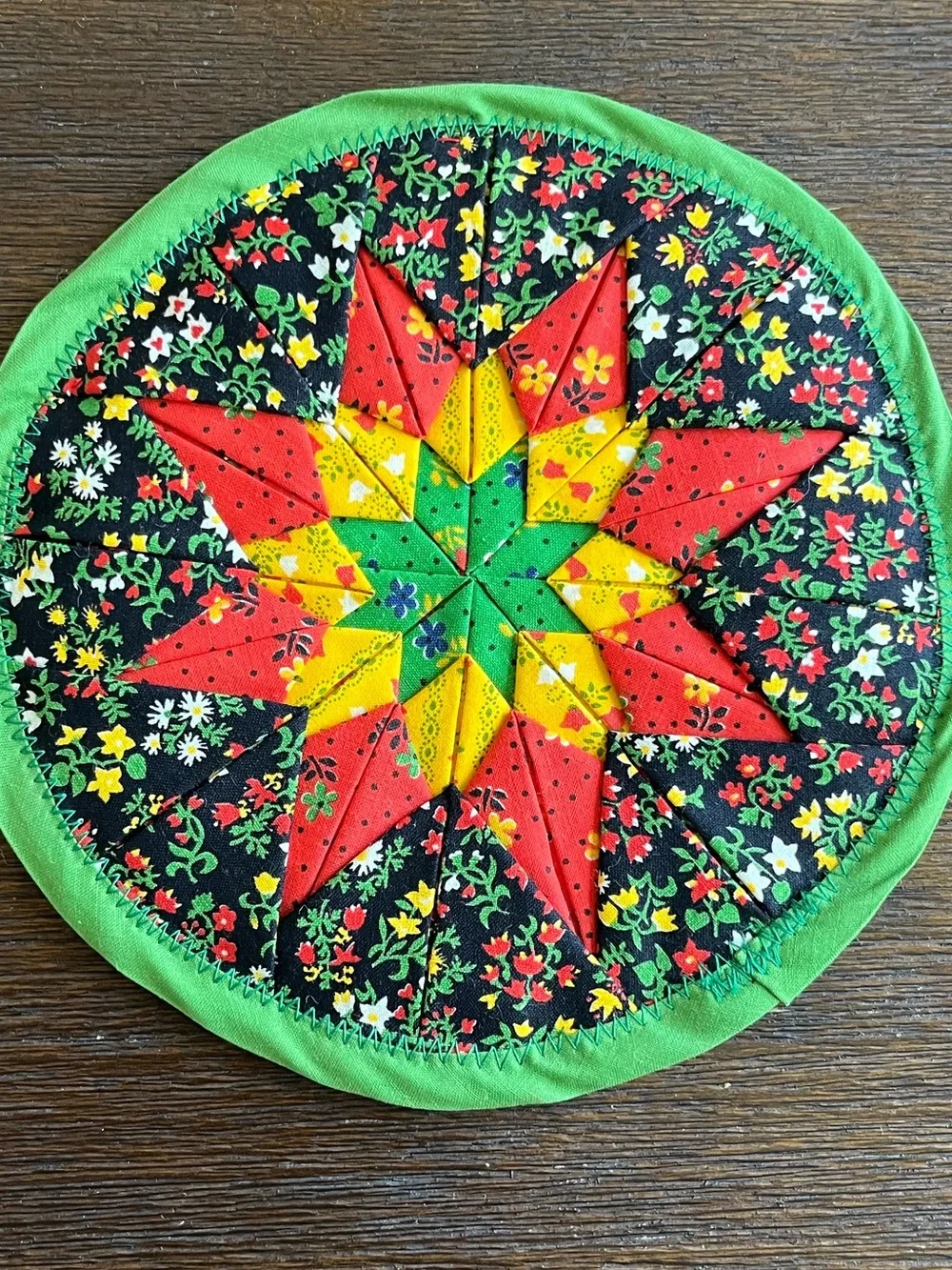 Vtg Handmade Starburst Quilted Fabric Pot Holder Amish Star Trivet Hot Pad Round